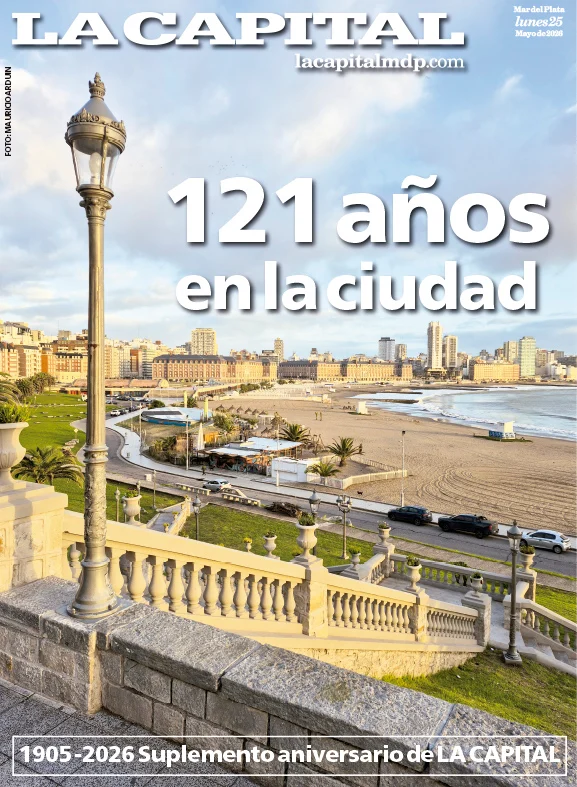 lacapitalmdq's tweet photo. #Suplemento121Aniversario 🗞️ Un suplemento especial con temas históricos y de actualidad

📸 La edición reúne investigaciones, historias locales y postales de espacios emblemáticos de la ciudad, con un amplio despliegue fotográfico. https://t.co/yro4IOk5hw