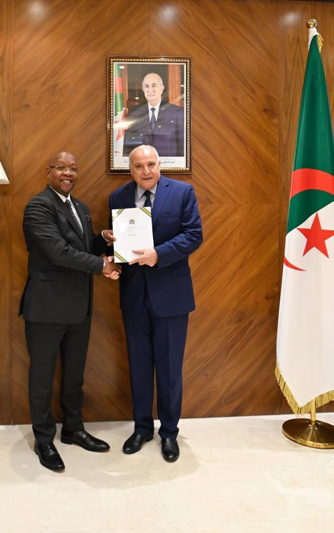 Yoshack_'s tweet photo. Balozi wa Tanzania nchini Algeria 🇩🇿 https://t.co/R7RcIMRgFR