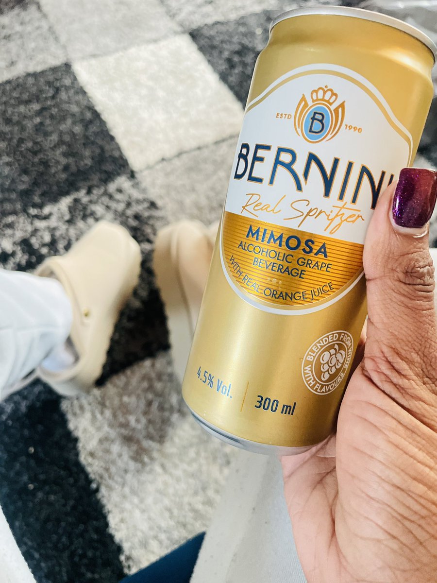 flosedibe's tweet photo. If it’s not fizzy, fruity, and in my hand, I don’t want it 🥂🍊
Manifesting that Bernini voucher fr. 
#BerniniMimosaMoments https://t.co/ZHwNhTZYzP
