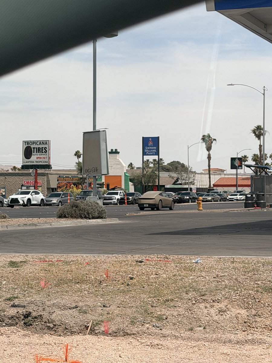 Laze13_'s tweet photo. Cybercab spotted in Las Vegas https://t.co/Nco3i87bOs