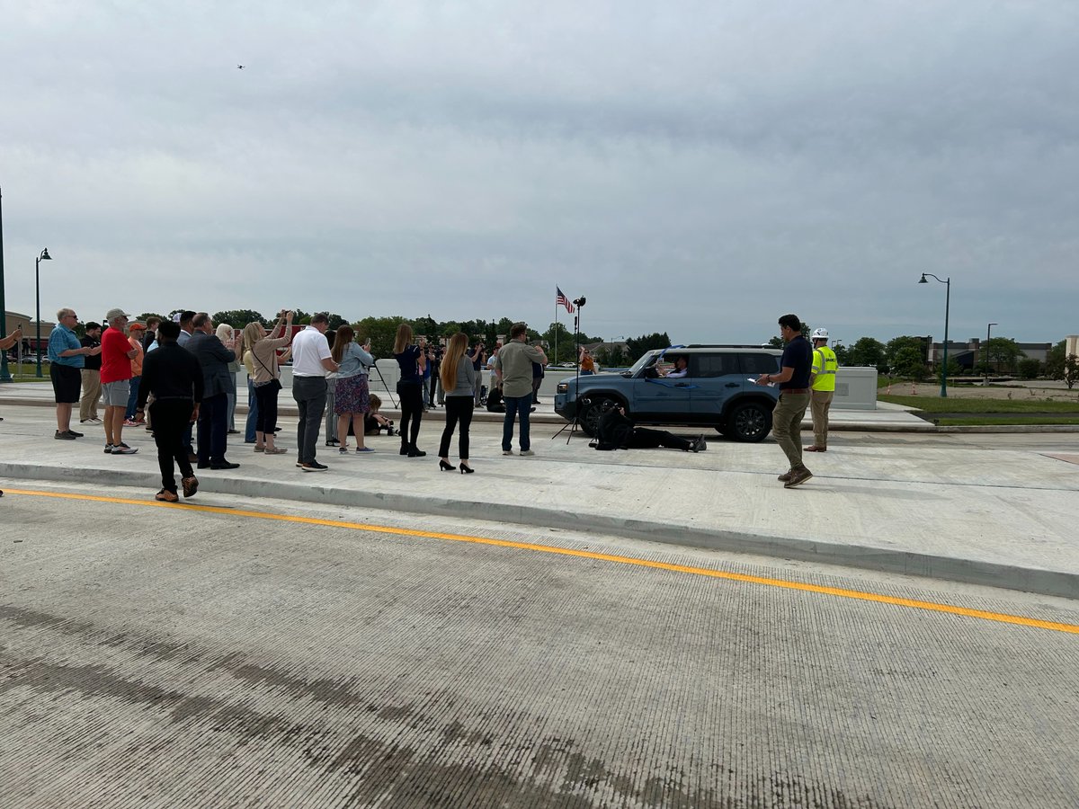 DriveFishers's tweet photo. 🚧 The SR 37 project is complete! Ribbon cut today at the 141st St interchange. Thanks to everyone who helped make this project happen. 👏
 #DriveFishers #FishersIN https://t.co/b7gA9iNJ47