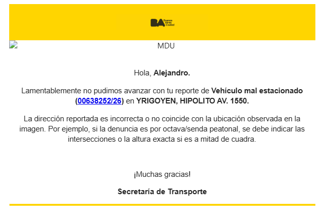 aledallatana's tweet photo. @jorgemacri @BA147 Clarisima la imagen de este colectivo obstruyendo la parada de colectivos. Cual es la repuesta del nefasto gobierno de la ciudad? Ah, pero para fajar jubilados y perseguir vendedores ambulantes son rapidos. Vayanse a la mismisima mierda @BA147 @jorgemacri https://t.co/q31Ti3pm1k