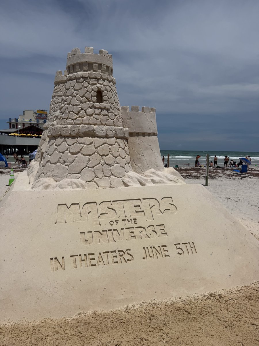 map360co's tweet photo. To celebrate #MastersOfTheUniverse we brought the power of Eternia to the shore with larger-than-life sand sculptures in Daytona Beach, Florida and Hermosa Beach, California.

Catch Masters of the Universe in theaters June 5th! https://t.co/PV8XIrbwg9