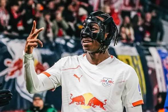 dribbleX90's tweet photo. +🚨 le Paris Saint-Germain a entamé des démarches pour recruter l'ailier du RB Leipzig  Yan Diomandé, (19ans). https://t.co/srLbfMvsew