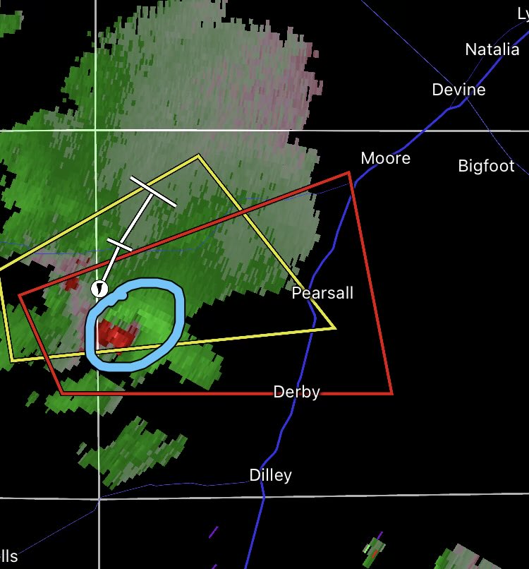 dosen03's tweet photo. 3:25pm some spin-ups ongoing from a storm cell  I-35 near pearsall;  

#laredo #laredotx https://t.co/4966o8hrDB