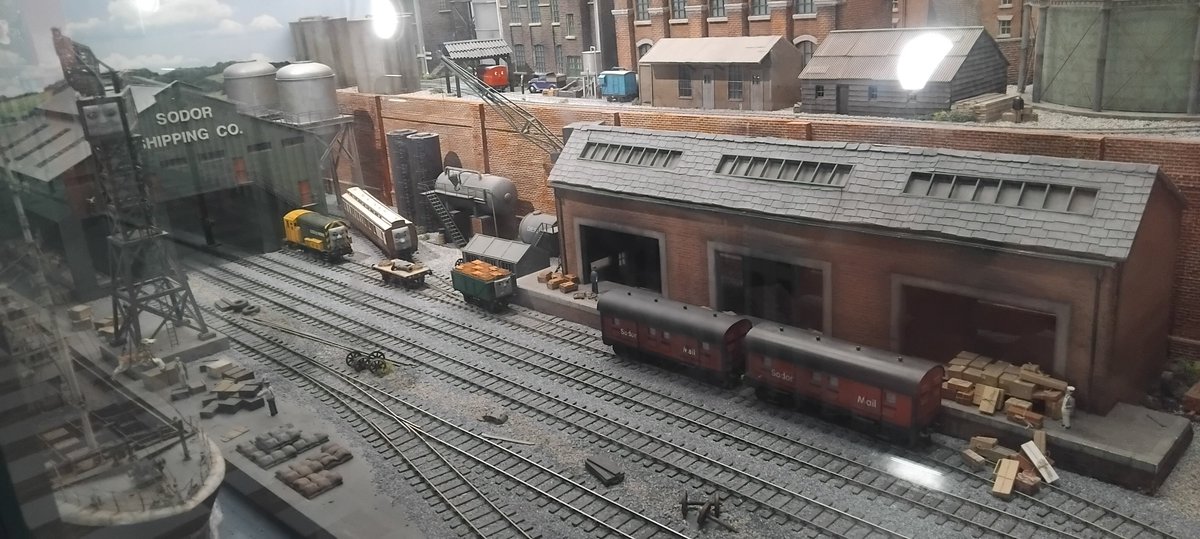 KnucklesSCC's tweet photo. Probably old news to most of you yet 3 or 4 weeks ago I finally got to visit Drayton Manor in the first time for...I dunno...15-20 years or so.  So obviosly I sought the Thomas exhibit... https://t.co/t97799e07E