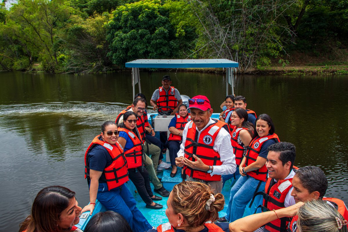 OtriESPOL's tweet photo. 🚀 Desde @OtriESPOL seguimos impulsando espacios de conexión y colaboración a través de #LabConnect

Docentes, técnicos y personal administrativo de @espol conocieron de cerca los laboratorios de Sistemas Marinos, Bentos, Patología y Oceanografía Física de @fimcmespol 🌊

#SILAB https://t.co/wZHbVpNWiu