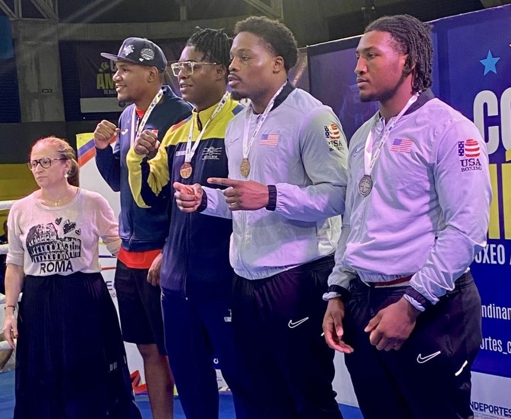 idermeta_'s tweet photo. El boxeador metense Willys Mendoza ganó la medalla de plata en la Copa América de Boxeo, realizada en Girardot, Cundinamarca, con participación de más de 100 deportistas de 10 países
Además, la Selección Colombia se coronó campeona por equipos, dejando en alto el nombre del país https://t.co/tIQ3mycIlg
