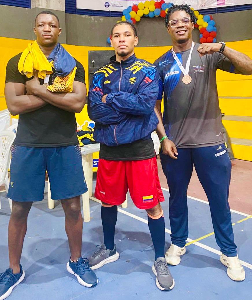 idermeta_'s tweet photo. El boxeador metense Willys Mendoza ganó la medalla de plata en la Copa América de Boxeo, realizada en Girardot, Cundinamarca, con participación de más de 100 deportistas de 10 países
Además, la Selección Colombia se coronó campeona por equipos, dejando en alto el nombre del país https://t.co/tIQ3mycIlg