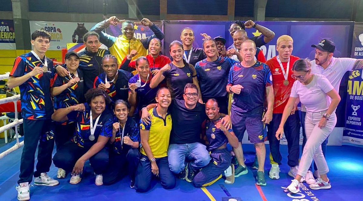 idermeta_'s tweet photo. El boxeador metense Willys Mendoza ganó la medalla de plata en la Copa América de Boxeo, realizada en Girardot, Cundinamarca, con participación de más de 100 deportistas de 10 países
Además, la Selección Colombia se coronó campeona por equipos, dejando en alto el nombre del país https://t.co/tIQ3mycIlg