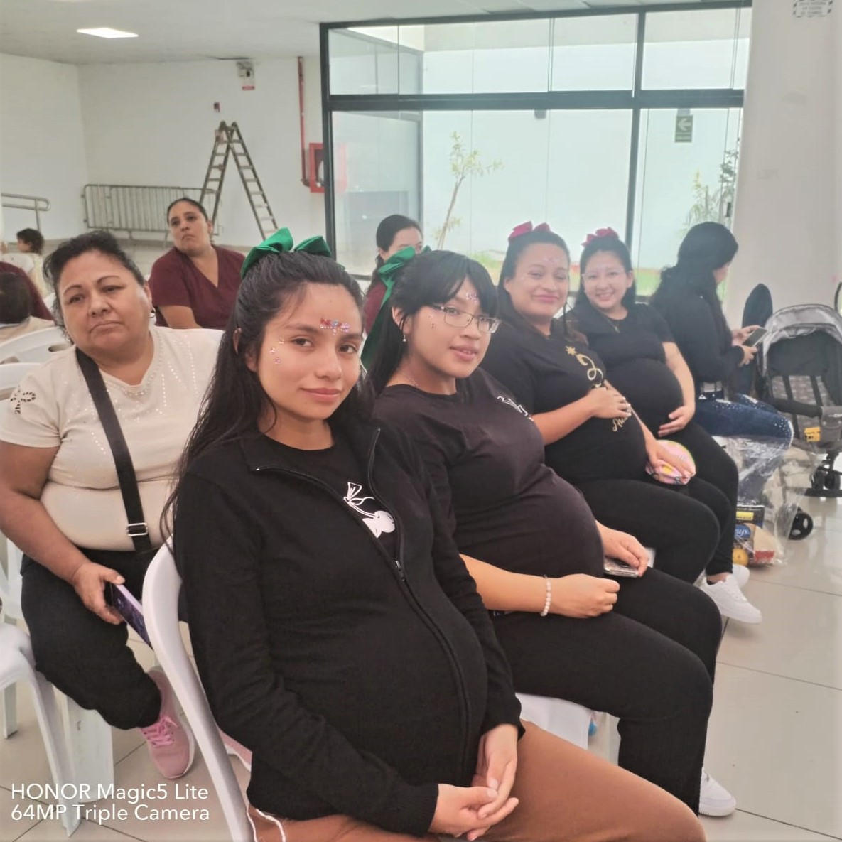 DiresaCallao's tweet photo. Durante la Semana de la Maternidad Saludable, Segura y Voluntaria, la Red de Salud Ventanilla de la DIRESA Callao acompañó a nuestras futuras mamás chalacas con actividades clave para un embarazo sin riesgos. 
 De esta forma, concientizamos sobre el control prenatal oportuno. https://t.co/ixU73PhTxb