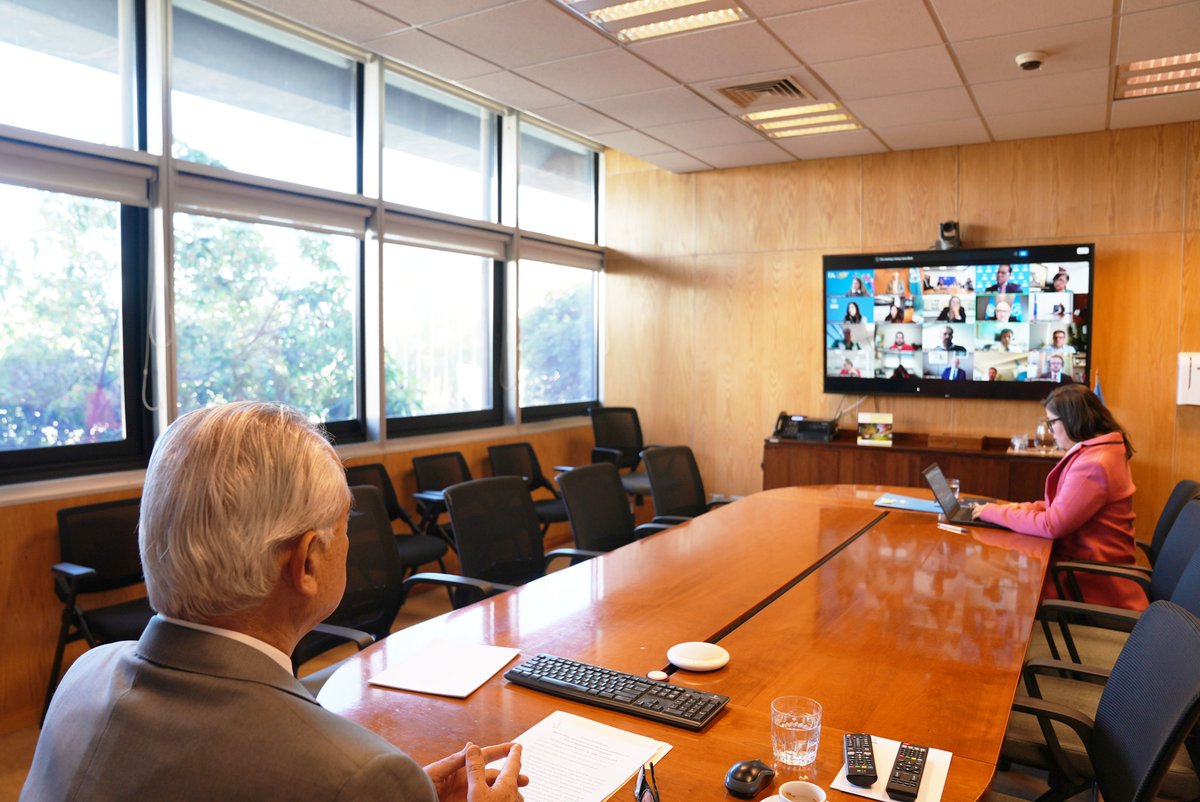 cepal_onu's tweet photo. 🌎 Secretario Ejecutivo de la @cepal_onu, @JoseMSalazarX, participó hoy en el Diálogo técnico de alto nivel de la #CELAC titulado “Efectos de la crisis en Oriente Medio sobre los sistemas agroalimentario y energético: implicancias para América Latina y el Caribe y respuestas en el marco del Plan SAN CELAC 2030”.

📍El evento, realizado de forma virtual, fue convocado por la presidencia pro tempore de la Comunidad de Estados Latinoamericanos y Caribeños (#CELAC) ejercida por #Uruguay🇺🇾, con apoyo técnico de la Comisión Económica para América Latina y el Caribe (#CEPAL) y la @FAO.