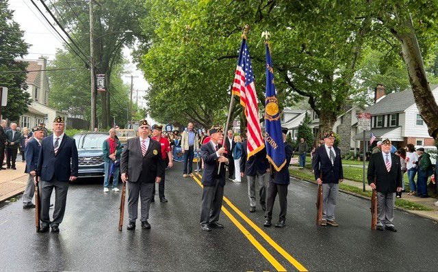 Springfield064's tweet photo. (3/3) Remembrance video: https://t.co/DmKwnTQ3F5

Also, a very special thank you to the Springfield High School Marching Band! https://t.co/CqsFnsKDn2