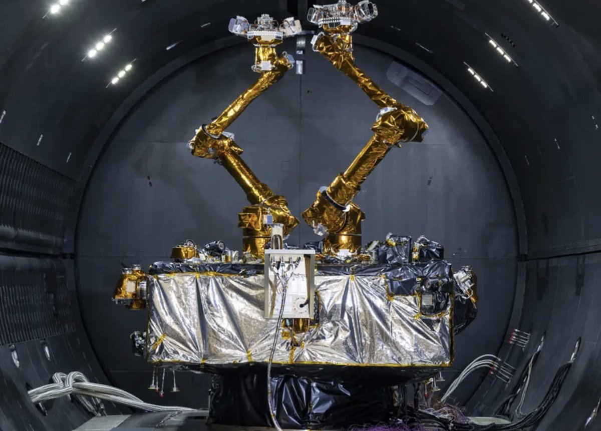 SpaceZEcom's tweet photo. DARPA is preparing a robotic satellite designed to inspect, repair, and service spacecraft in deep space! 🔧

With a launch targeted for 2026, this technology could extend missions and help reshape the future of space operations. 🚀
-
-
-
#space #DARPA #spacetech https://t.co/6nISKEStiI