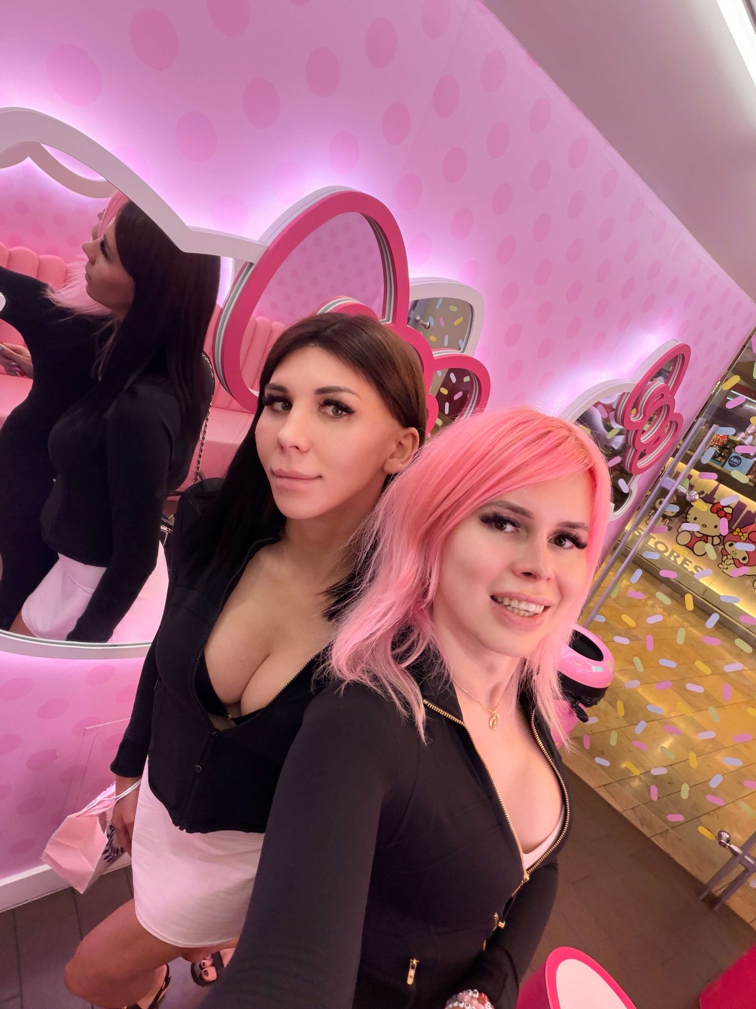 Borderline impossible to schedule collabs in this industry 🤣 https://t.co/mx7MEiLvJM