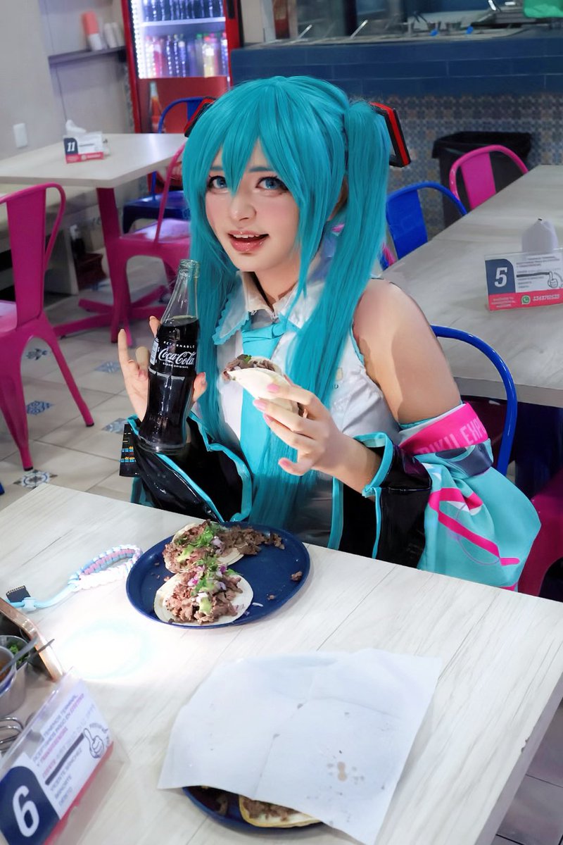 Mishi Miku tweet media