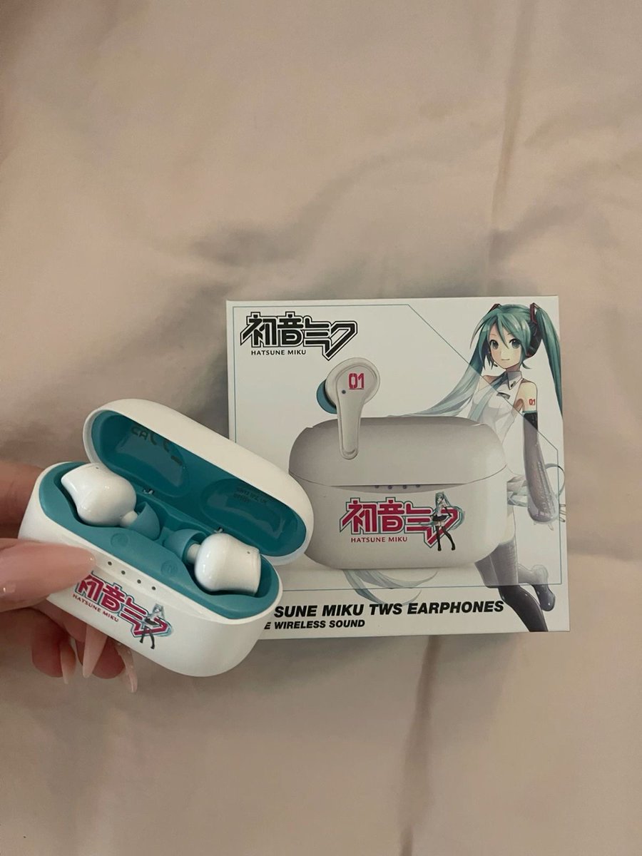 de3dsoul's tweet photo. miku headphones https://t.co/ysv2SXie4b