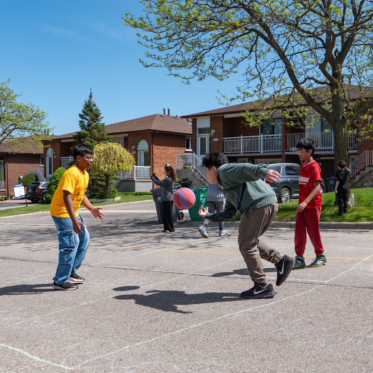 DPCDSBSchools's tweet photo. Sts. Peter and Paul CES is the 5th school to participate in the @citymississauga School Streets program, which creates a temporary car-free environment in front of the school during afternoon pick-up to encourage students and families to use active ways to get to and from school. https://t.co/6Bdk91SFEy