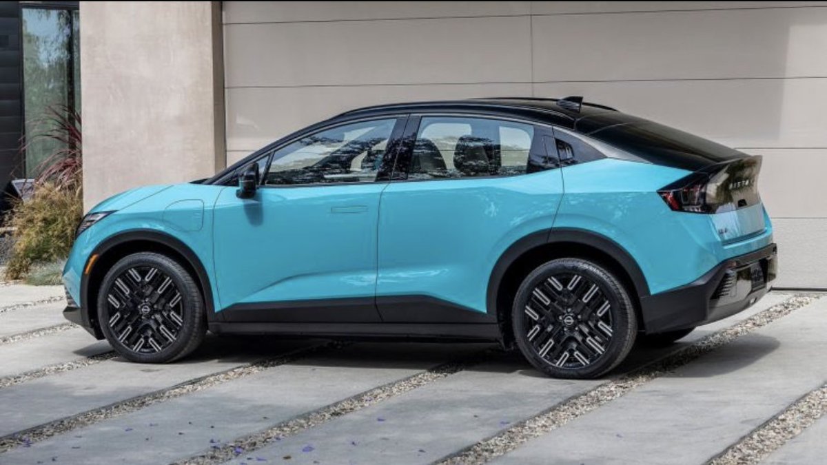 watchman's tweet photo. Left, Ferrari Luce $645k 
Right, Nissan Leaf $35k https://t.co/cqnlmkj0C7