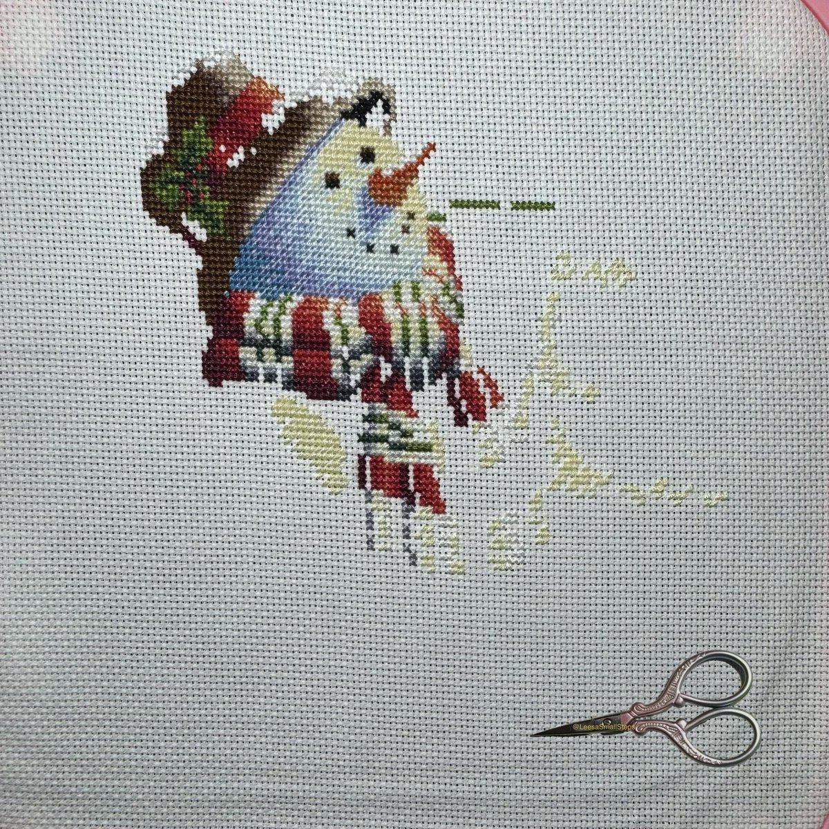 LeesaSmallSteps's tweet photo. Hard to see progress, but I try to stitch lighter colors first. #CrossStitch #wip #smallsteps https://t.co/SrW1ylkC7T