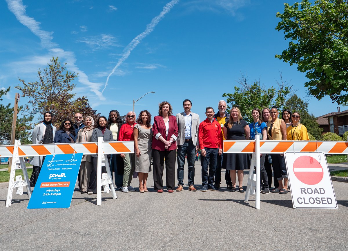 DPCDSBSchools's tweet photo. Sts. Peter and Paul CES is the 5th school to participate in the @citymississauga School Streets program, which creates a temporary car-free environment in front of the school during afternoon pick-up to encourage students and families to use active ways to get to and from school. https://t.co/6Bdk91SFEy