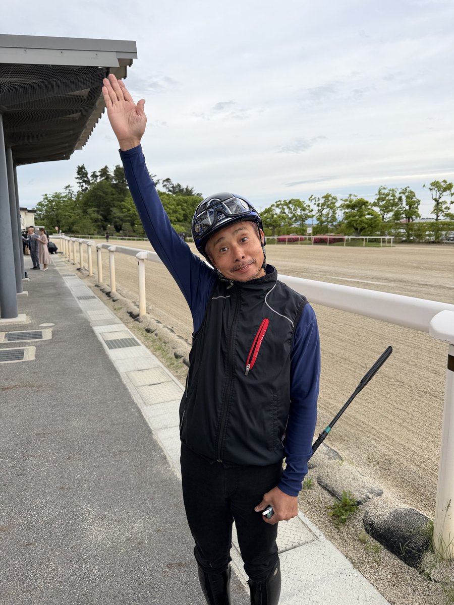テレビ東京公式競馬チャンネル tweet media