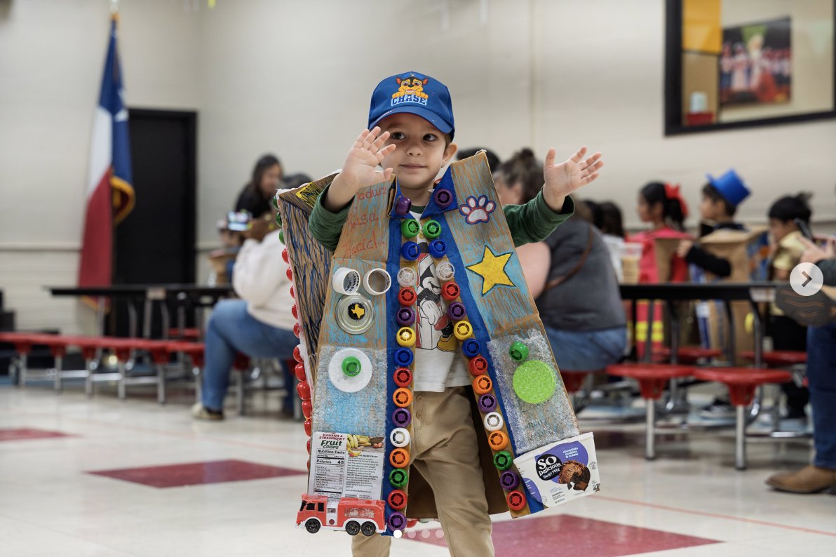 FRIENDStxps's tweet photo. Reduce, reuse, recycle... ♻️ The littles at Belton Early Childhood School turned everyday recyclables into next-level fashion at the Trashion Show, and they looked absolutely fabulous. 

Check out more --> 📸 https://t.co/higImNQQBX 

@BeltonISD https://t.co/gpGPYVLAdI