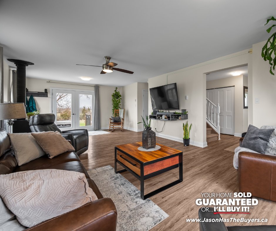 JasonClarkeRE's tweet photo. ✨ Escape to Peaceful Country Living

📍4856 Florida Road, Frontenac
MLS® Number: X13034552

Beautifully updated home on over 5 acres featuring an inground pool, hot tub, updated kitchen, private pond, and stunning outdoor living spaces just minutes from Kingston. https://t.co/merkW3ZLV3