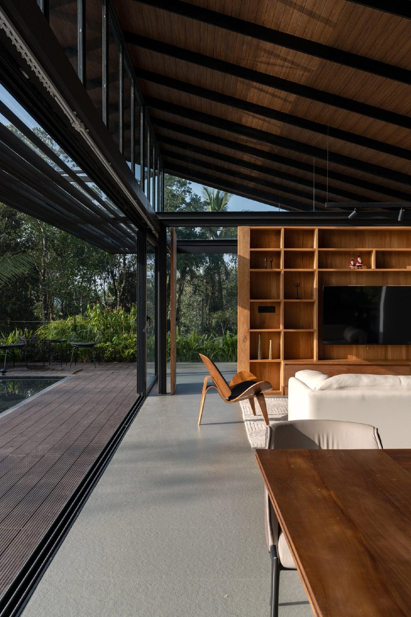 dezeen's tweet photo. Summer Home by Mindspark Architects overlooks cardamom plantation in India:
https://t.co/aGJ87vIhPe https://t.co/KbMGcP5VNU