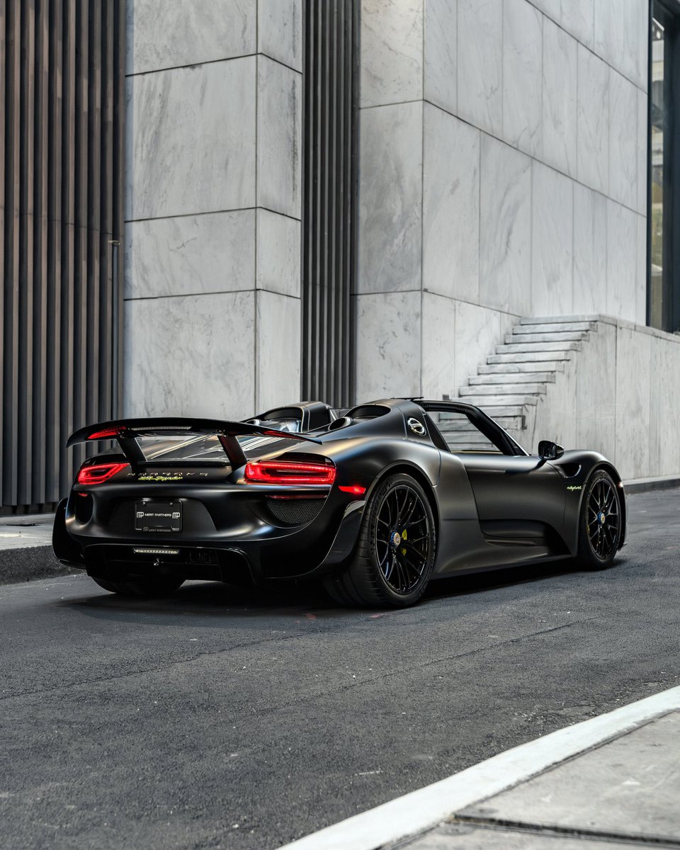 AsphaltAura's tweet photo. 2015 Porsche 918 Spyder https://t.co/mplActMm00