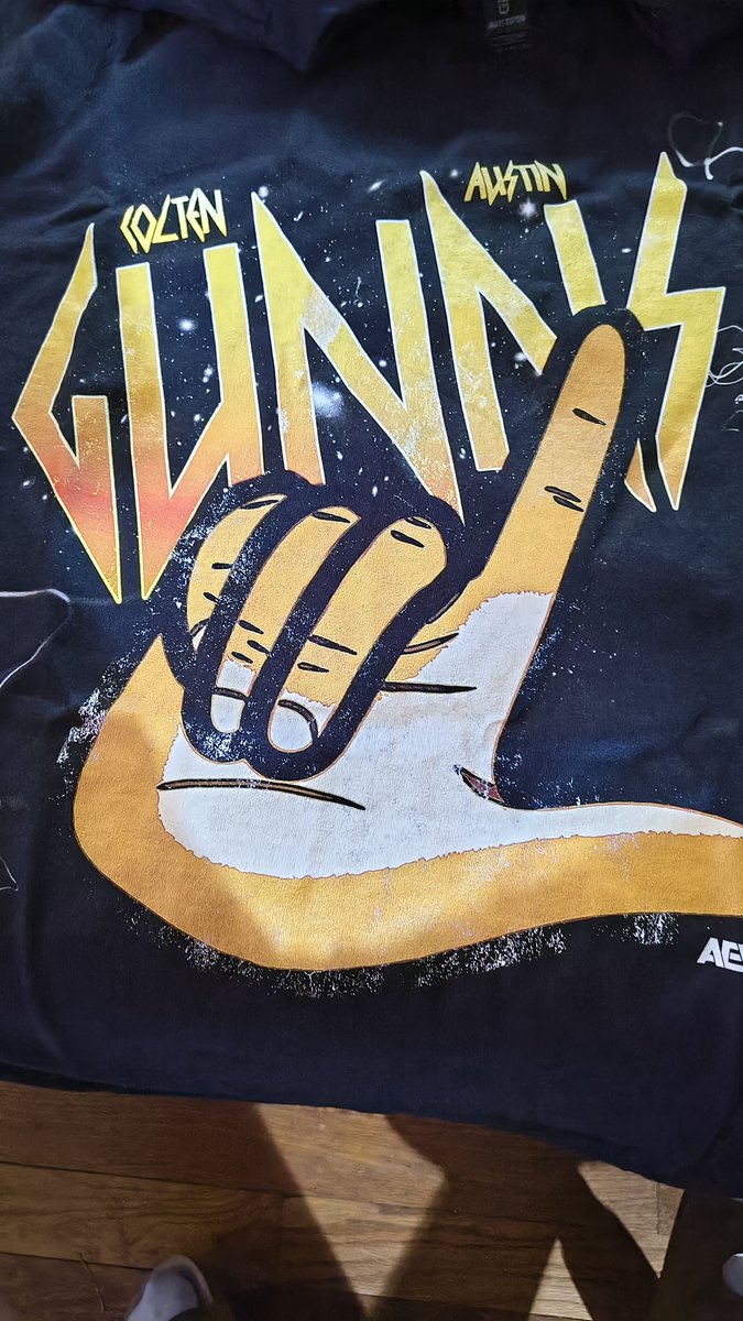 Litosixx's tweet photo. Got mine today Laura!! Everyone go to ShopAEW and help support an independent artist!! @AEW @coltengunn @theaustingunn @supakixbabe https://t.co/EKu3qYitTF