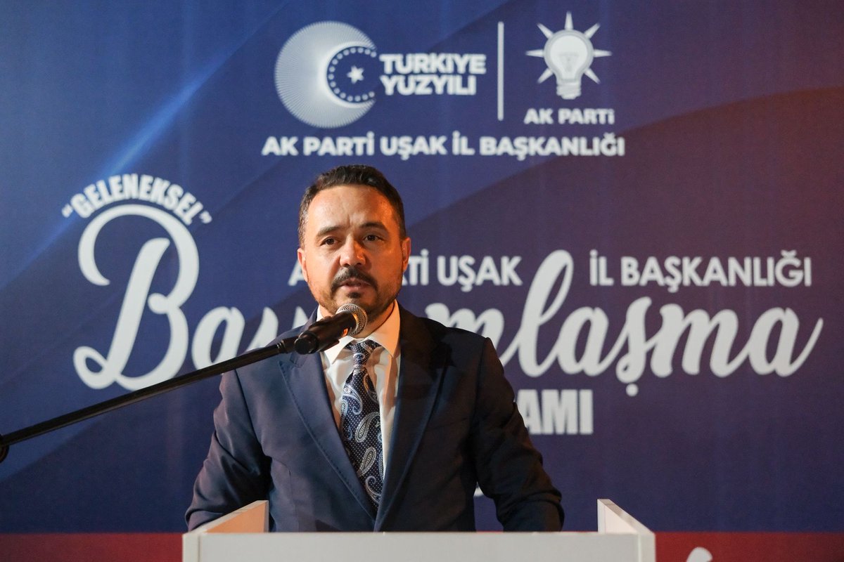 himmetyasar64's tweet photo. Kurban Bayramı’nın bereketini, muhabbetini ve kardeşlik ruhunu teşkilat mensuplarımızla birlikte gerçekleştirdiğimiz geleneksel bayramlaşma programımızda hep birlikte yaşadık.

Aynı ideale gönül vermiş dava arkadaşlarımızla bir araya gelmek; birlik ve beraberliğimizi daha da güçlendirirken, teşkilat ruhumuzun ne denli sağlam olduğunu bir kez daha ortaya koydu.

Samimiyetin, vefanın ve kardeşliğin hâkim olduğu bu güzel buluşmada bizlerle olan tüm yol arkadaşlarımıza teşekkür ediyor; nice bayramlarda aynı inanç ve aynı heyecanla bir arada olmayı temenni ediyorum.

Rabbim birliğimizi daim, muhabbetimizi güçlü kılsın.