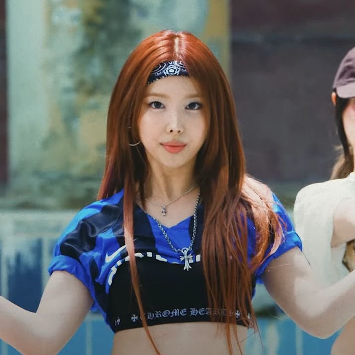 head nayeonator tweet media