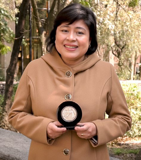 IIUNAM's tweet photo. Por su destacada labor en investigación y docencia, la UNAM reconoció a la Dra. Flor Lizeth Torres Ortiz. 🌟 Su trabajo fortalece a nuestra comunidad día con día. ¡Muchas felicidades! #SorJuana2026 #IIUNAM https://t.co/wemD9StdQF https://t.co/4CsyEXANvi