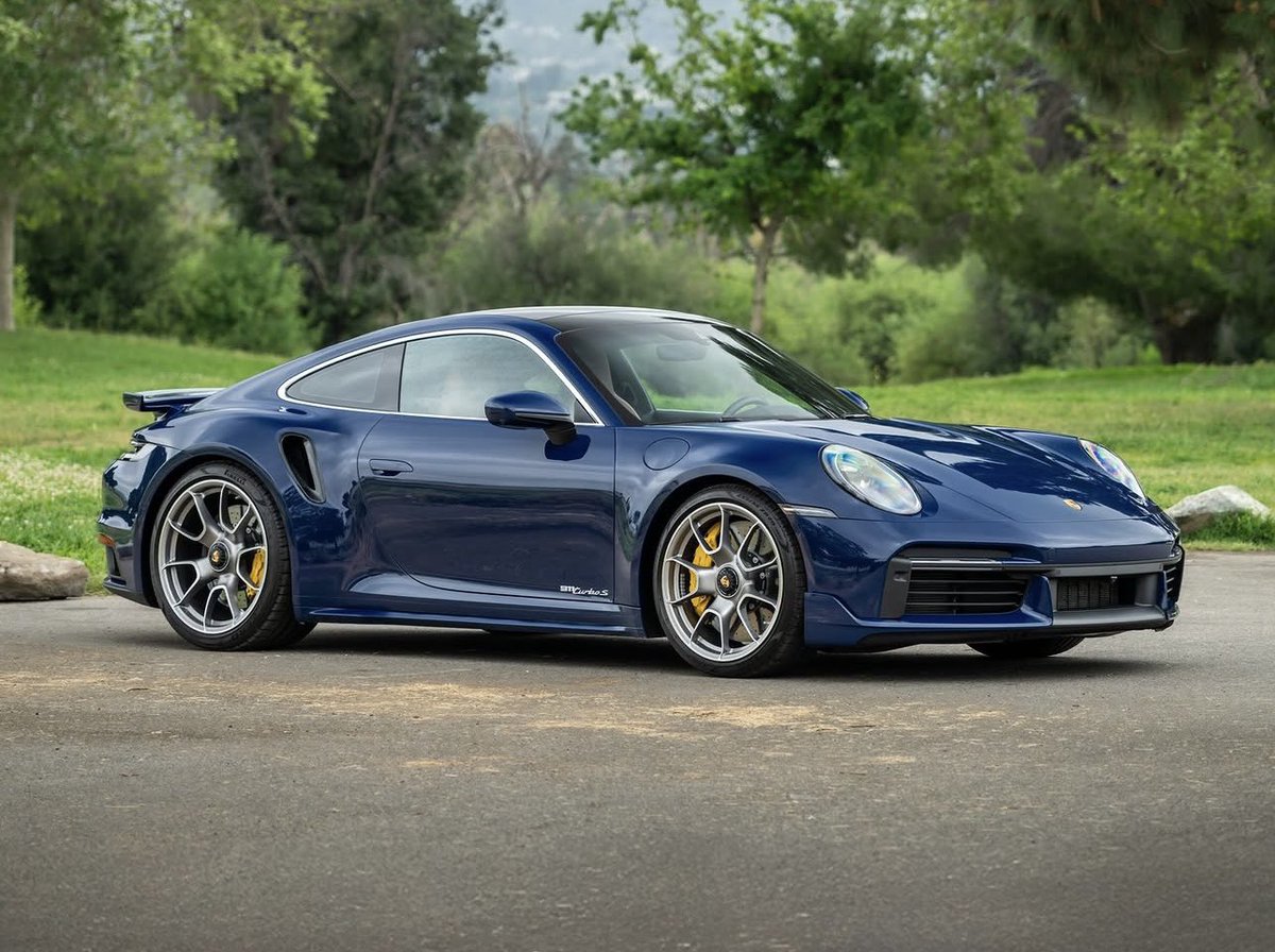 AsphaltAura's tweet photo. Paint-to-Sample Albert Blue 992 Turbo S https://t.co/jz558Fzd3I