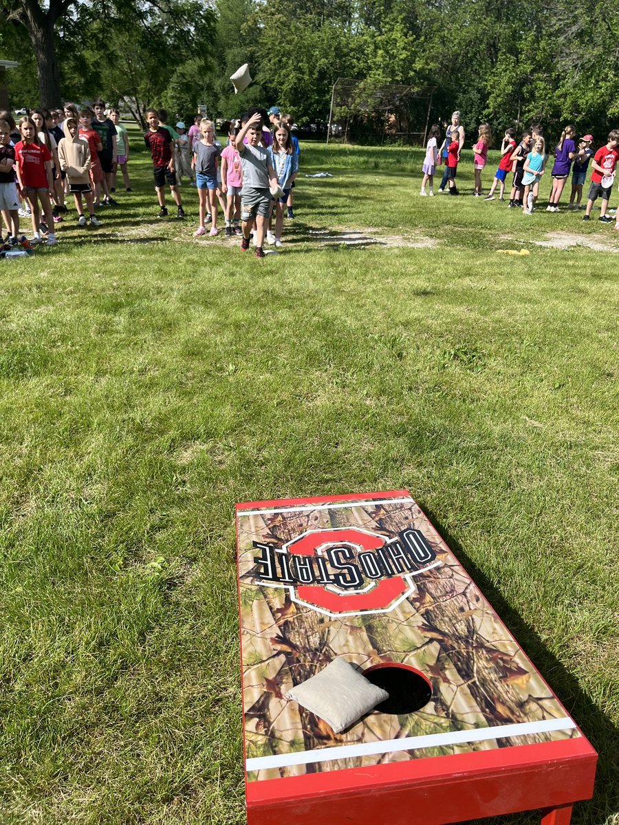 Finley3BGCS's tweet photo. Field Day fun! 🐾 2 of 4 https://t.co/TPy1Xo0mbO