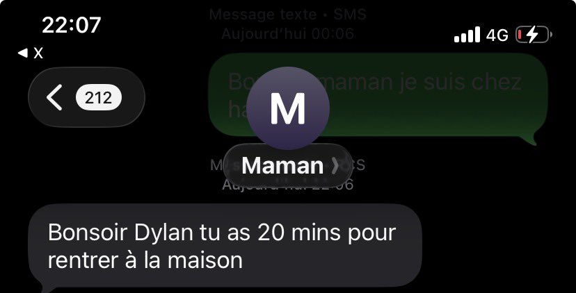 gwerjnoune's tweet photo. j’dois faire semblant que tout va bien devant mes potes alors que j’reçois ce genre de messages azy https://t.co/10oHIGMOSj