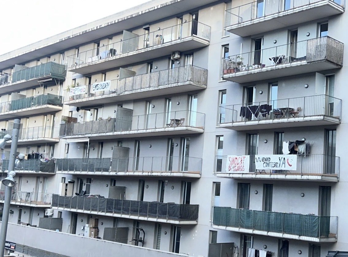 IMarcuello's tweet photo. Pregunta al ple municipal  #SAB sobre el conflicte veïnal als pisos del carrer Sant Pere i davant la preocupació creixent dels veïns i veïnes dels pisos gestionats per Vivenio. https://t.co/CpR22iDVlb