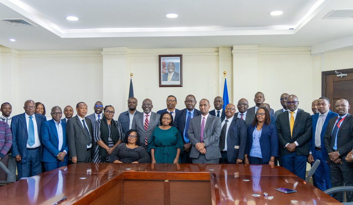 NGCSKE's tweet photo. This morning, Principal Secretary @NGCSKE, @HonAhmedSalan, convened a critical Private Sector Roundtable Dialogue to deepen Government and Private Sector collaboration on service delivery, accountability, and economic resilience. 🇰🇪

Read more: https://t.co/n22PdA3PE8 https://t.co/4JztwsoJFb