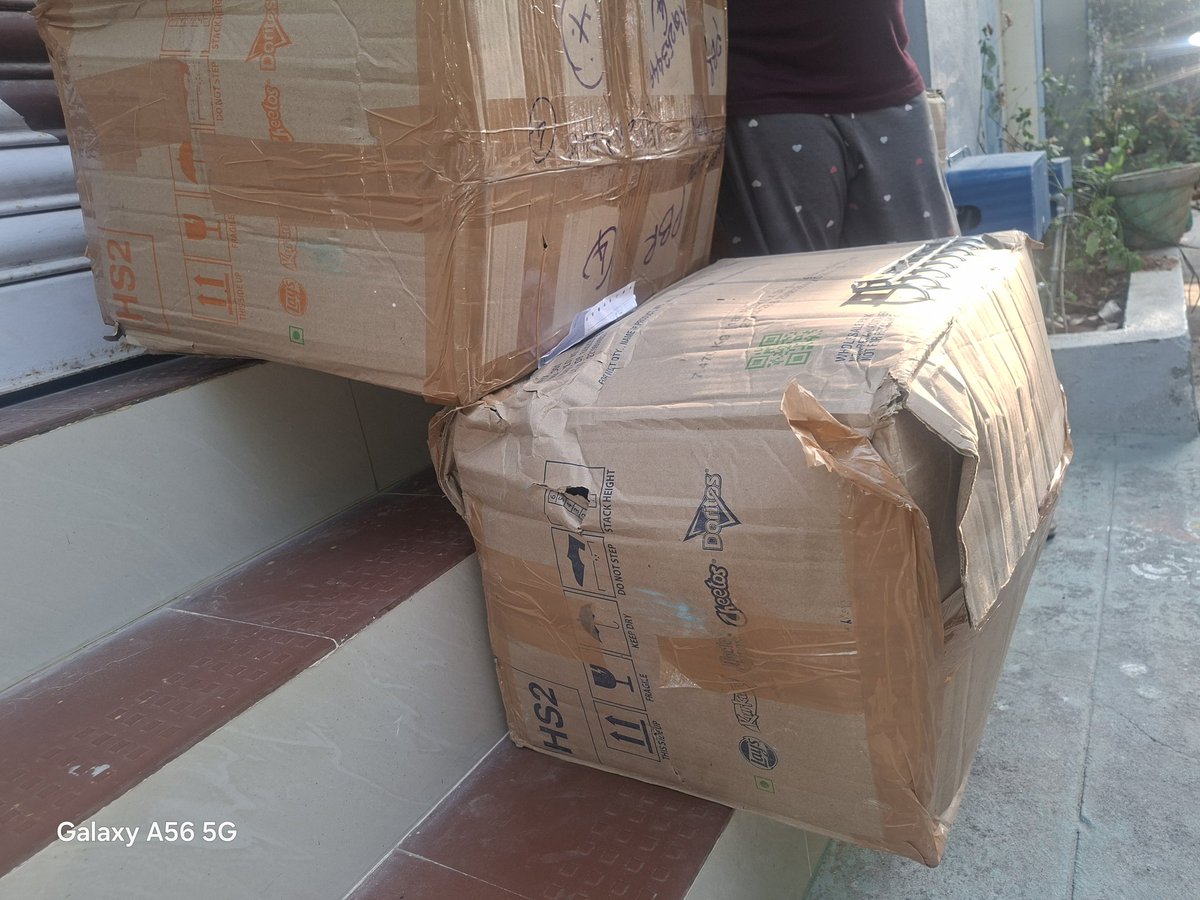 Balakamalx's tweet photo. Worst experience with Rathimeena Parcel Service.Sent 4 boxes from Chennai to Perambalur and received them in damaged condition. Boxes were torn/crushed due to careless handling.Customers trust you with their belongings.Need proper response and accountability @rathi_travels https://t.co/Q6ysBpQJpF
