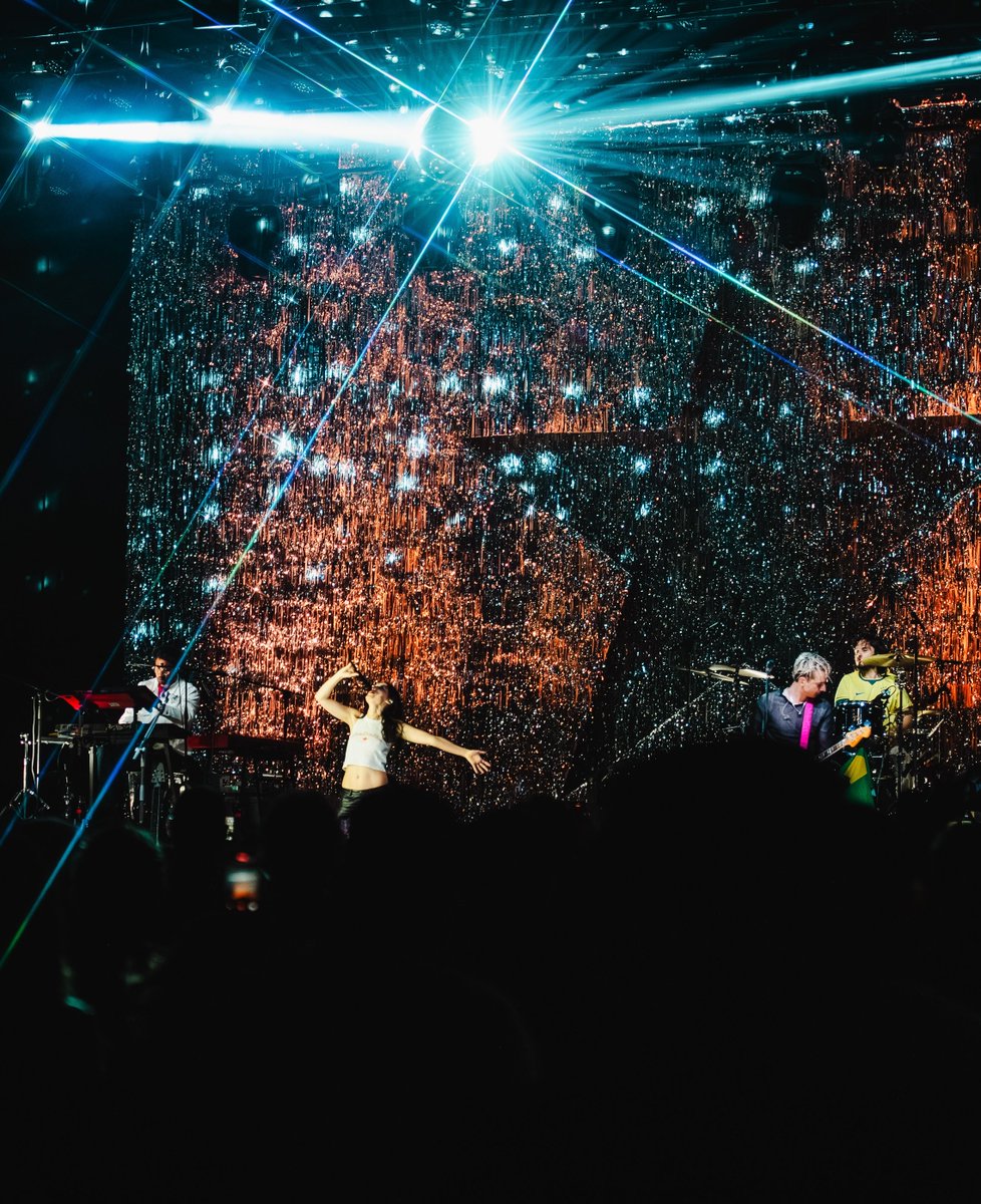 WolfAliceBrazil's tweet photo. Fotos de Wolf Alice na perfomance no SideShow Vivo Rio, em Rio de Janeiro 🇧🇷 (22/05) @wolfalicemusic @elliecrowsell
@SteadyTheo @ryanmalcs joffoddie

fotos por 📸 @tadeu_goulart https://t.co/YO3FaWADpj