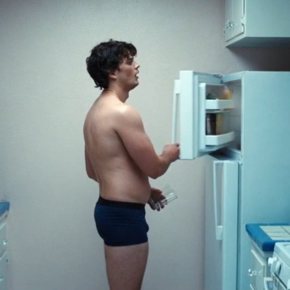 Davebarrerita's tweet photo. This is, in fact, the type of men we need to be seeing in television and movies, not all that steroid and looksmaxing gymrat shit #Euphoria https://t.co/AKcnbRsxAL