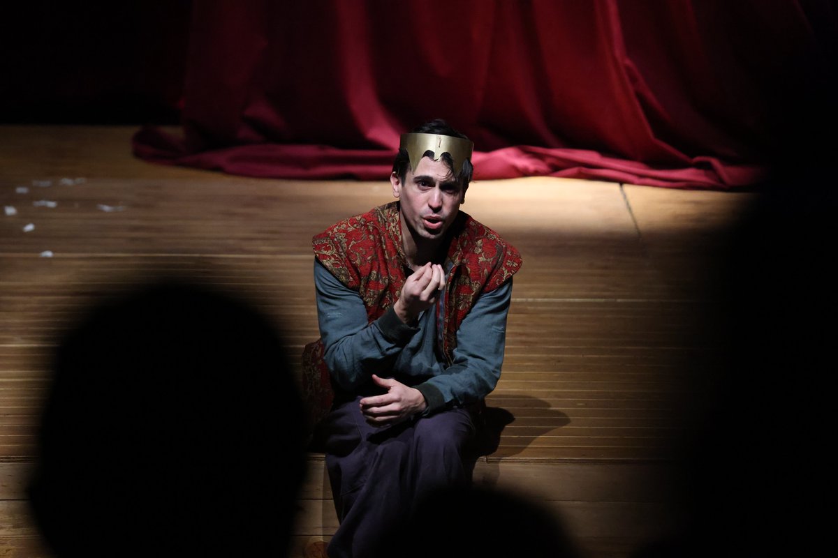TeatroUC's tweet photo. ¡Aprovecha el día y súmate también a las ÚLTIMAS FUNCIONES de #HamletMultitud!

🎟️ Entradas en Ticketplus.
https://t.co/N2Xw32ZbTZ https://t.co/YwwrteJEtp