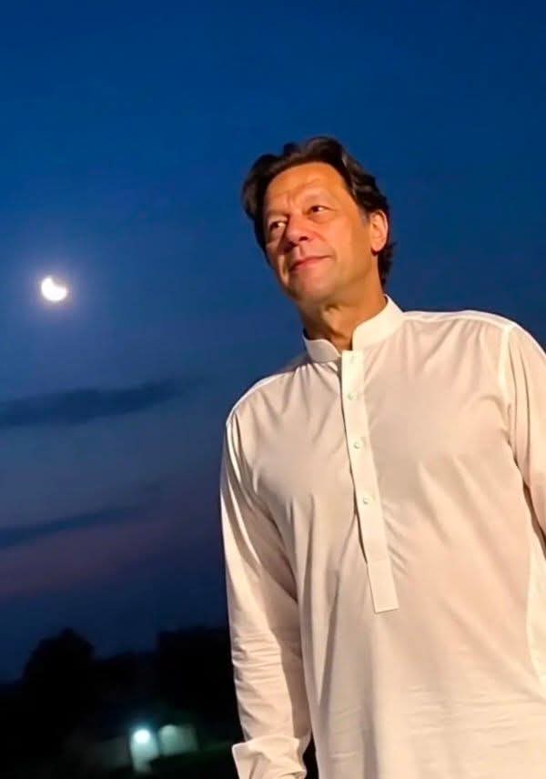 AasmuhammadAmc's tweet photo. عید الاضحی مبارک 🤲 
یآ اللّٰہ پاک عمران خان کی حفاظت فرما قید سے رہائی عطا فرما آمین 🤲 https://t.co/Pu6g9Bw3Z3