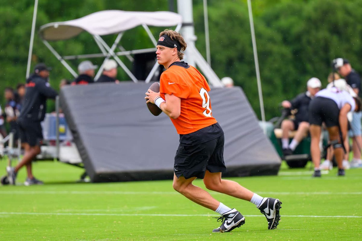CincyBengalsBR's tweet photo. Joe Burrow treinando hoje! https://t.co/8riuTPMAaj