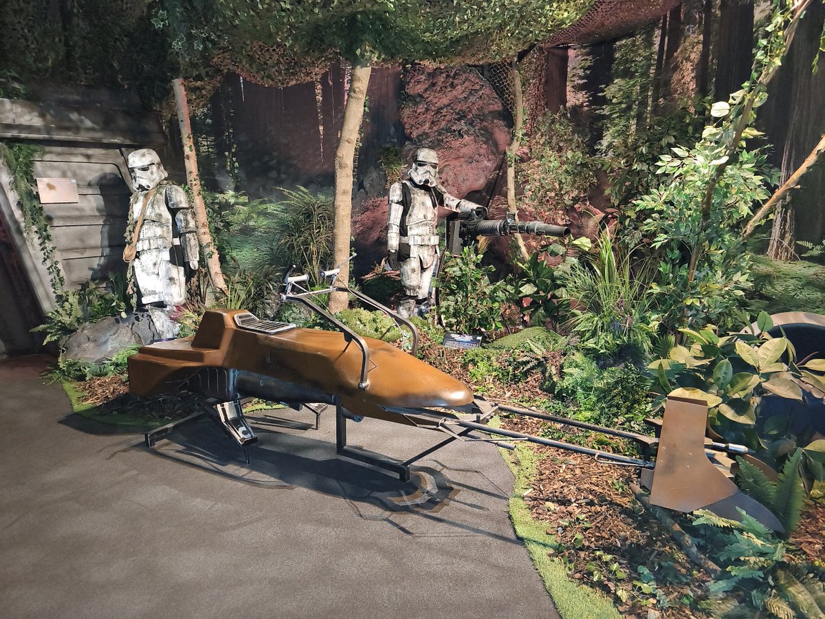 Gremio_Sombras's tweet photo. Imágenes de la exposición de Star Wars en Madrid, "El Imperio Fan Contraataca", que se encuentra en el Espacio Ibercaja Delicias (Paseo de las Delicias, 61, 28045 Madrid).
#Starwars #Gamers #Mundogamers #FanStarwars #Gamerscomunity https://t.co/fo3BbV61MJ