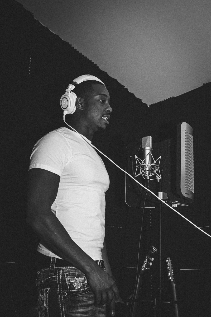AGAMESTL's tweet photo. Ain’t been doin nothin but workin and working out https://t.co/qpl1GhlLZ8