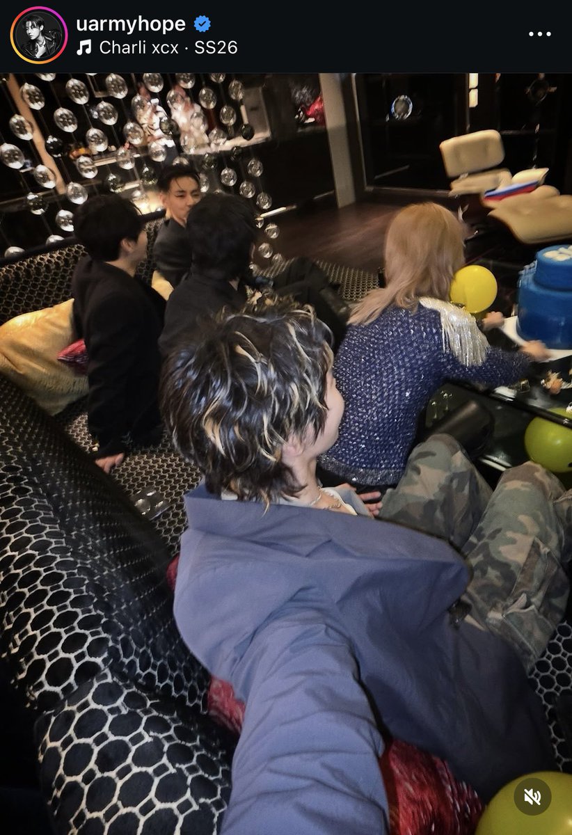 Lyn7thv's tweet photo. Foto nuca 

#BTSonAMA https://t.co/QpmZm8daqI