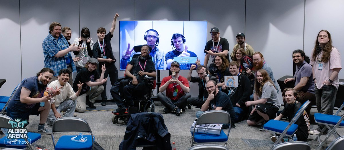 firestar7o7's tweet photo. My comms shots from the weekend! Thank you so much for your work @VerdPhoto https://t.co/pVROFrLFwZ