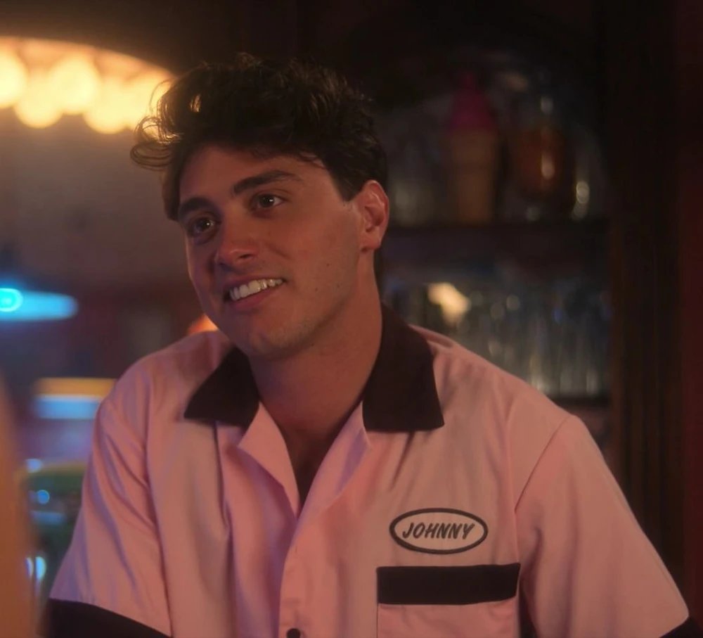 ThePLLWiki's tweet photo. Seeing everyone fall in love with Antonio Cipriano in Off Campus, knowing I've been here since he was scooping ice cream and chilling in freezers. https://t.co/MdKs0qKr8i